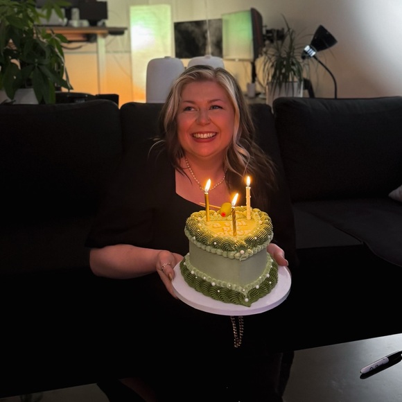 Meet your Posher, Sarah Rose - Picture 3 of 4